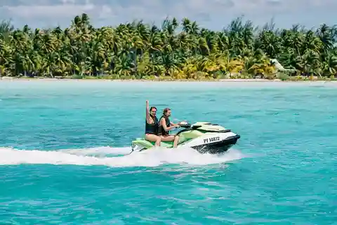 Bora Bora: Jet Ski, Lunch & Shark/ Ray Safari