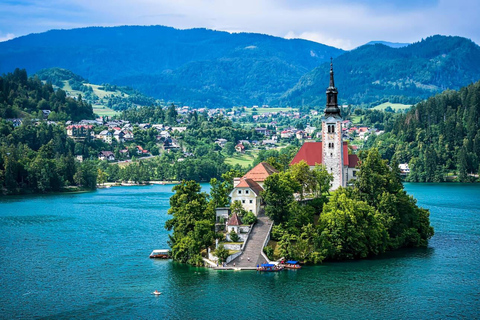 Depuis Zagreb : Excursion privée d&#039;une journée à Ljubljana et au lac de Bled