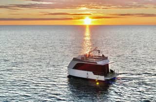 Valencia: Luxusbootfahrt mit Kapitän, Getränken und privatem Bad