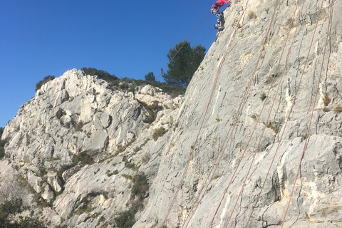 Sesión de Descubrimiento de la Escalada en las Calanques, cerca de Marsella