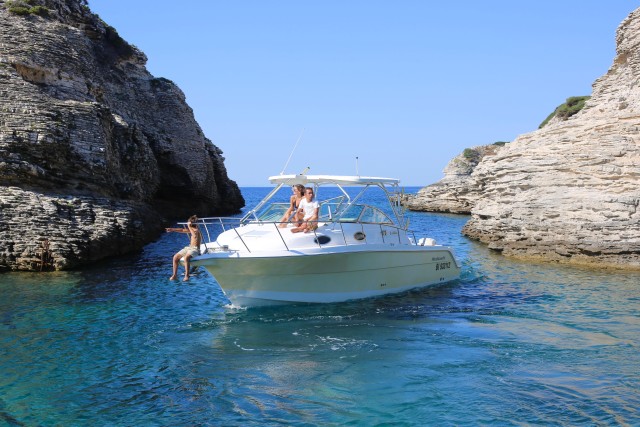 Visit Bonifacio Boat trip to La Maddalena & Lavezzi Islands in Bonifacio, France
