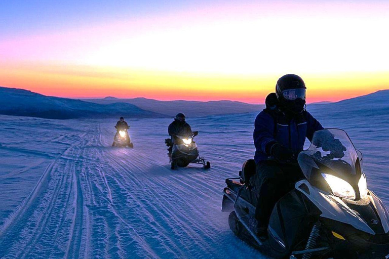 Levi: Schneemobil-Safari bei Dämmerung &amp; Sternenbeobachtung