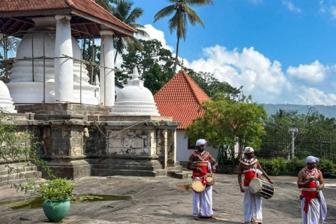 Kandy Evening City Tour & Dance Show Reservations by Tuk-Tuk Kandy evening tour