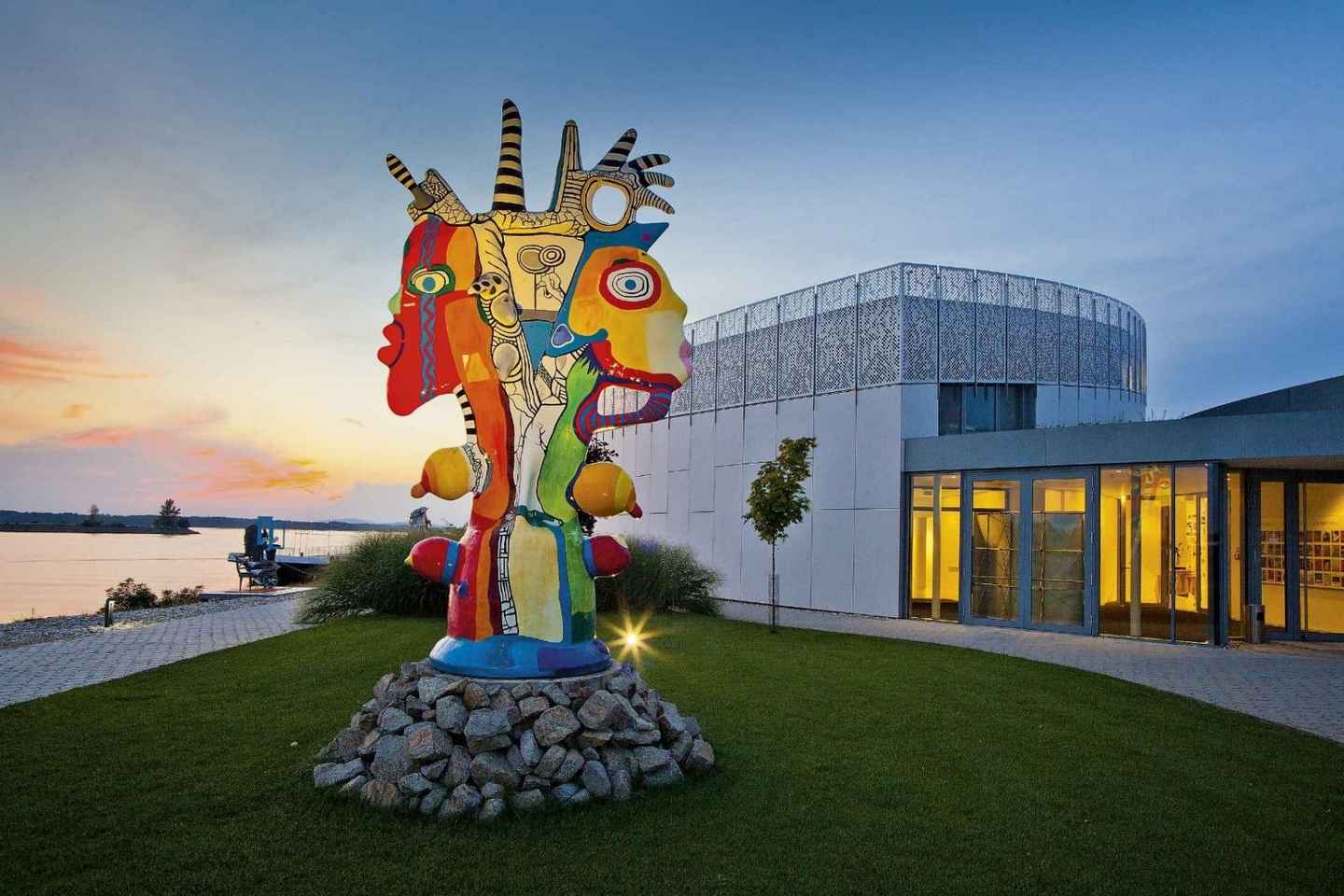 Bratislava-Čunovo-Bratislava: Danubiana Modern Art