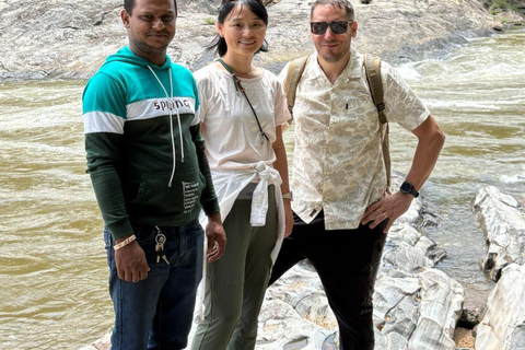Kandy: Tuk-Tuk Sights, Culture, Shopping & Treatment
