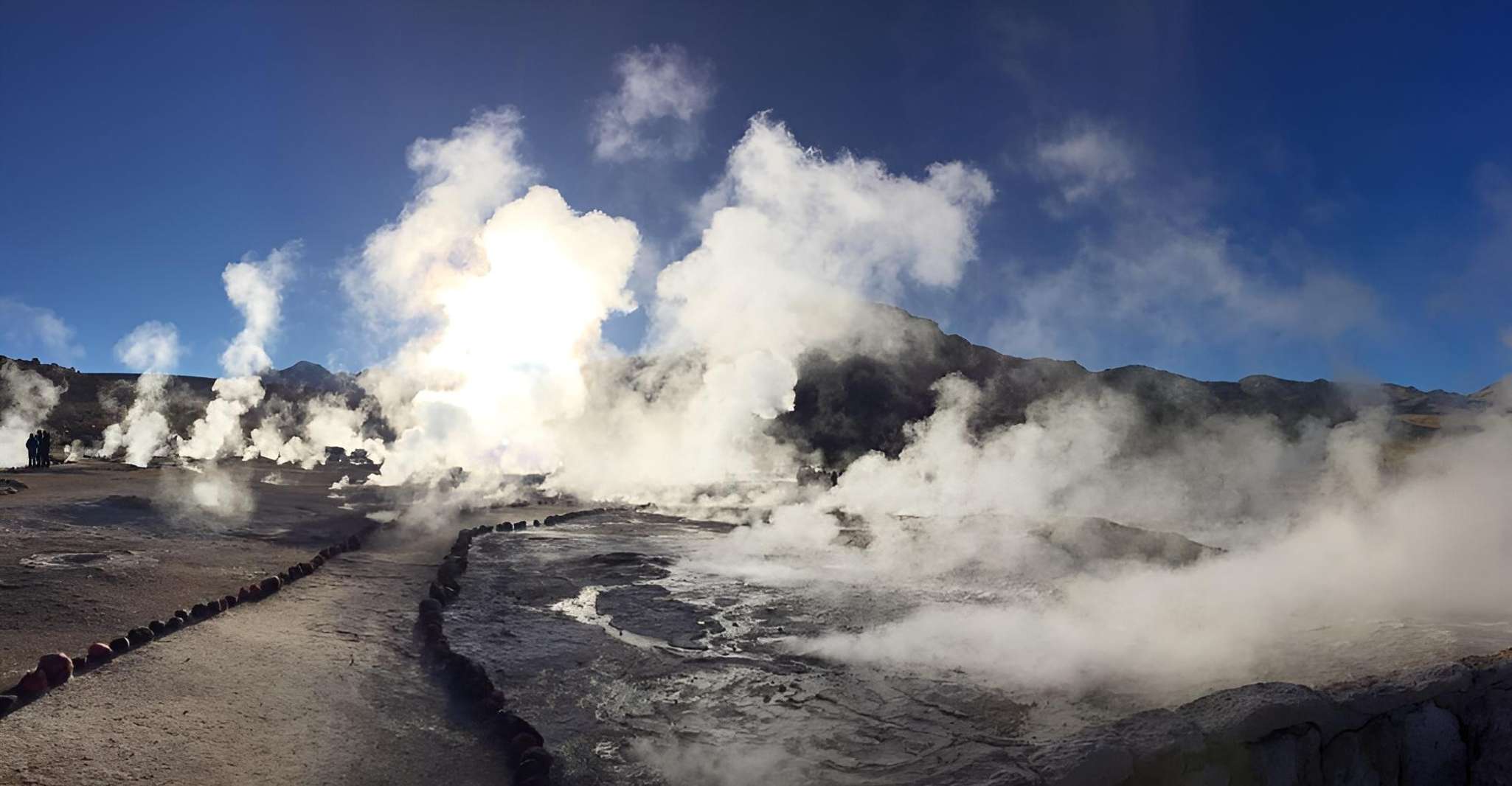 Geysers del Tatio, Sunrise and breakfast in Atacama - Housity