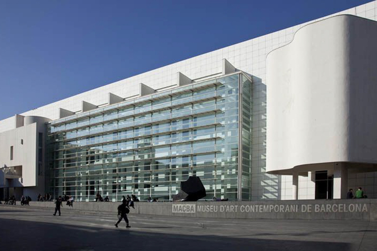 Entrada al Museo de Arte Contemporáneo de Barcelona