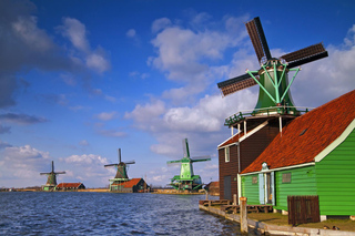 Day Tour Giethoorn village and Windmills of Zaanse Schans