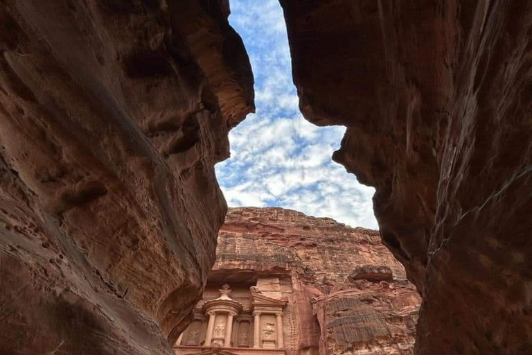 From Aqaba: Private Petra Day Tour with Round-Trip Transfers From Aqaba: Petra Private Full Day Guided Tour with Transfer