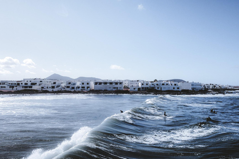 Lanzarotes erste Surfschule - 2-stündiger oder 4-stündiger UnterrichtLanzarotes erste Surfschule - 4-stündiger Unterricht