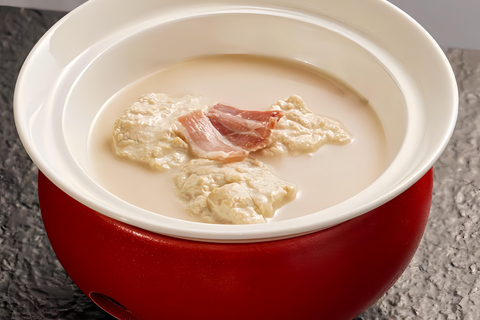 Jinan: Show Feast with Hanfu, Dinner, and Performance Row 1（SVIP）Meal+Costume+Headwear+Makeup (4 days in advance)