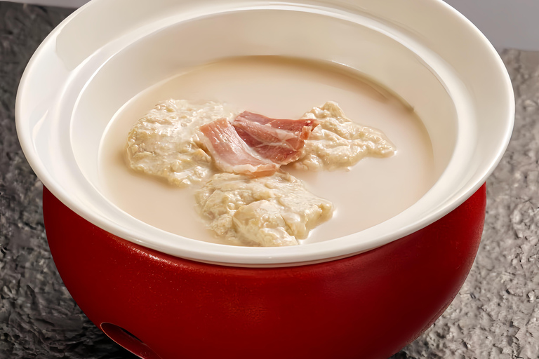 Jinan: Show Feast with Hanfu, Dinner, and Performance Row 1（SVIP）Meal+Costume+Headwear+Makeup (4 days in advance)