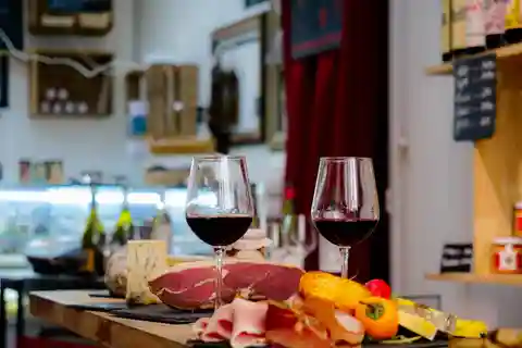 Paris: Tasting Experience at La Cave de Fantomas