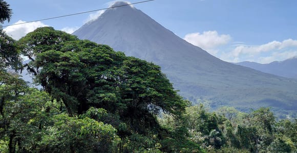 La Fortuna: Private Nature Discovery Day -Volcano, Waterfall