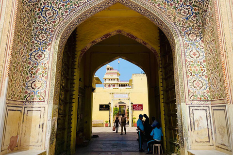 Excursión de un Día a Jaipur con Guía Personal y Conductor