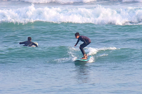 Lima: 2-Hour Surf Lesson in Miraflores Private Surf Lesson