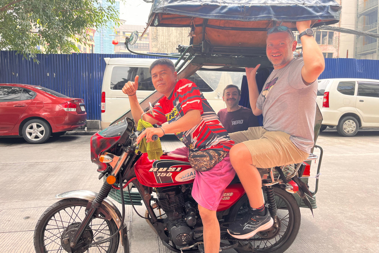 Você pode fazer um passeio de Jeepney em Manila com um guia local