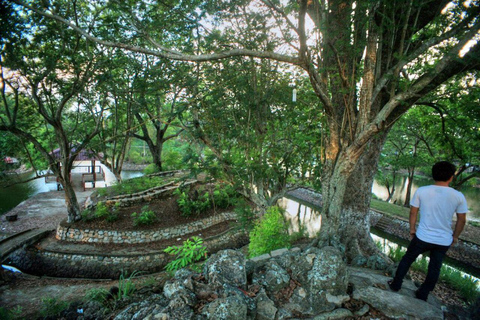 Vanuit Vung Tau: Nui Dat, Long Tan, Long Phuoc tunnelVanuit Vung tau: Nui Dat, Long Tan, Long Phuoc tunnel