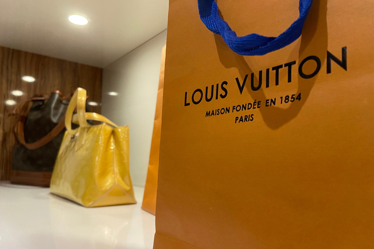 Shopping privato a Vienna: Tesori vintage e champagne