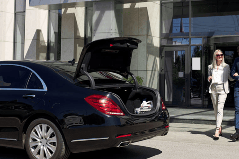 Sydney: Private Airport Transfer to and from CBD Hotels