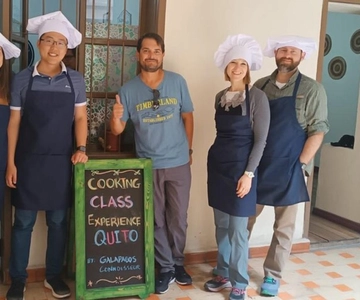 Quito: Cooking Class with Chef, Market Tour & Transportation