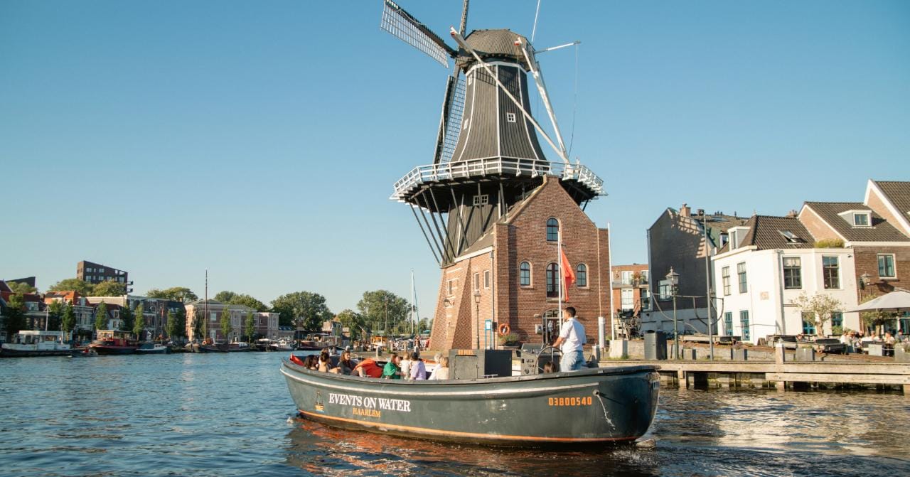 Haarlem: Eine 75-minütige Rundfahrt mit Erfrischungen an Bord