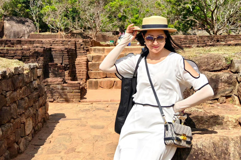 Explore Sri Lanka in 4 Days – Culture, Nature & Adventure