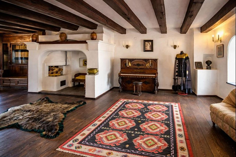 Bucharest: Dracula Castle, Peles Castle & Brasov Guided Tour MINIVAN 8 Dracula Castle, Peles Castle & Brasov Guided Tour