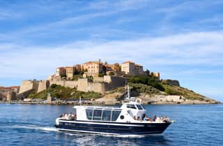 Calvi: Geführte Besichtigung mit dem Schnellboot nach Scandola und Girolata 6 Stunden oder 4,5 Stunden