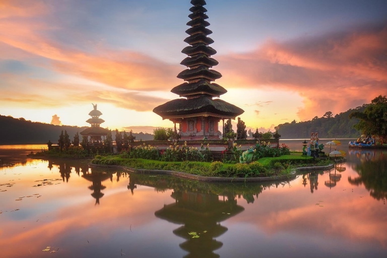North Bali: Tanah Lot, Ulun Danu, Banyumala, Jatiluwih Bali: Tanah Lot, Ulun Danu, Banyumala, Jatiluwih Terrace