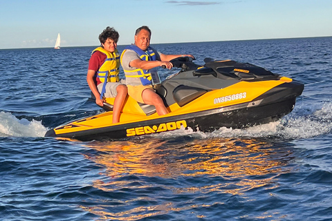 Toronto: Jet Ski Guided Tour with Training Session Toronto: Jet Ski Guided Tour with Training Session