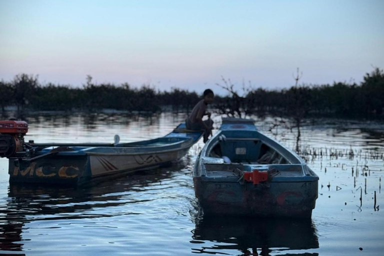Siem Reap: 2-Day Tonlé Sap Fishing Tour, Overnight Stay in a Floating Village Siem Reap: 2-Day Tonle Sap Fishing Tour, Overnight Stay in a Floating Village