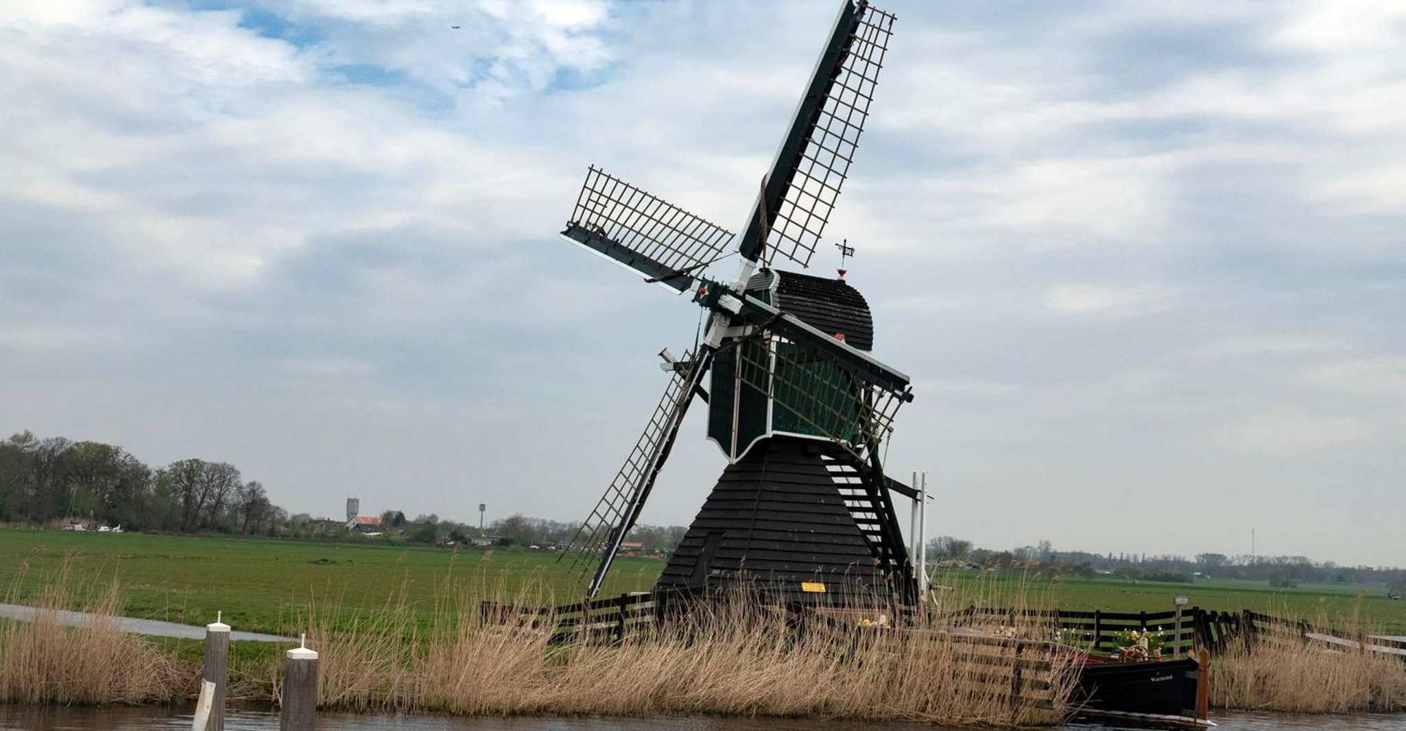 Amsterdam: Tour to Keukenhof Gardens with Windmill Cruise photo 19