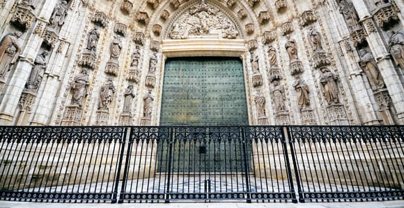 Seville: Royal Alcazar, Cathedral, and Giralda Tower Tour