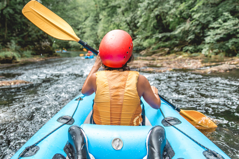 Desde Zagreb: Mrežnica en kayak y el pueblo de Rastoke - excursión de un día