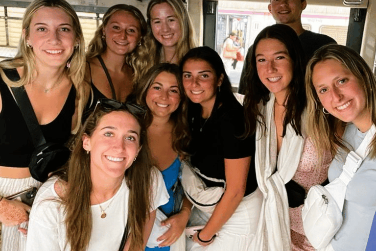 Tour per crocieristi a Mumbai Tour della città in gruppo con pranzoTour per crocieristi a Mumbai con tour della città e pranzo