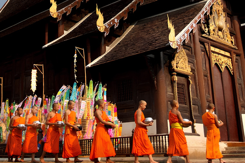 Chiang Mai: Old City Temples Tuk Tuk Half-Day Tour