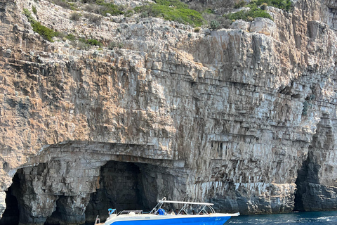 Split: Wycieczka całodniowa po 5 wyspach Blue Cave z Hvarem i Visem