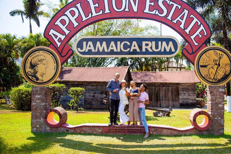 från Montego Bay: Rundtur i Appleton Estate Rum, inklusive alla avgifterSydkusten: Appleton Estate Rum Factory &amp; provsmakningstur