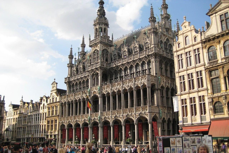 Walking Tour with Degustation in the Heart of Brussels