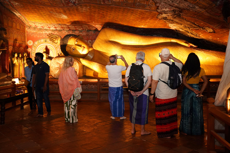Sigiriya, Dambulla & Elephant Safari day tour from Negombo