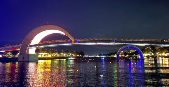 Hoi An: Moonlight Bridge, Night Boat Ride & Lantern Release