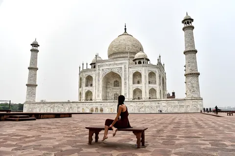 2-Day Golden Triangle Tour from Delhi to Agra and Jaipur