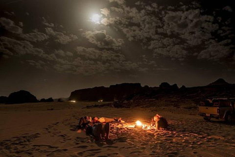 Wadi Rum: Solo Travelers Desert Adventure with Dinner