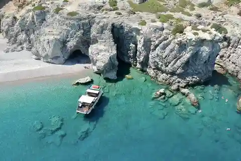 Rhodes: Anthony Quinn, Ladiko and Caves All-Inclusive Cruise