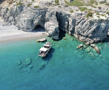 Rhodes: Anthony Quinn, Ladiko and Caves All-Inclusive Cruise