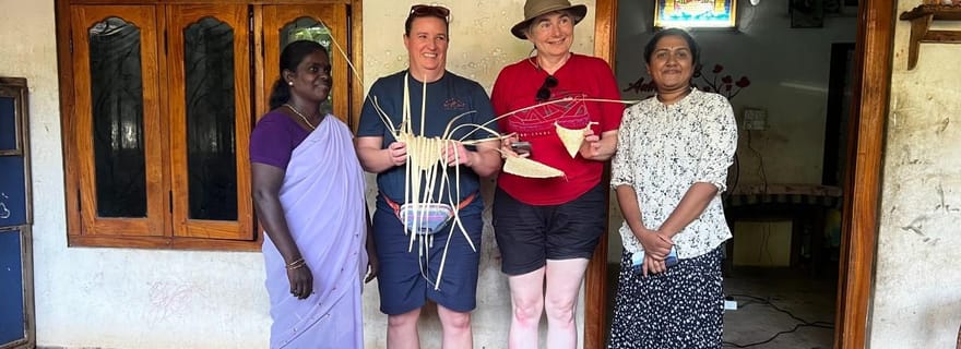 Jaffna : atelier de tissage Palmyrah avec des artisans locaux