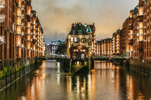 Hamburg: 1,5 uur durende Grand Harbour-avondverlichtingscruise