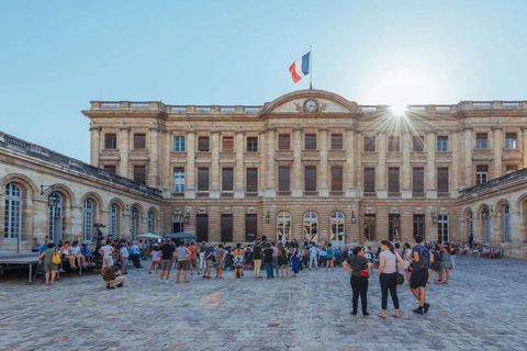 Bordeaux: Famous Figures 2h Walking Tour