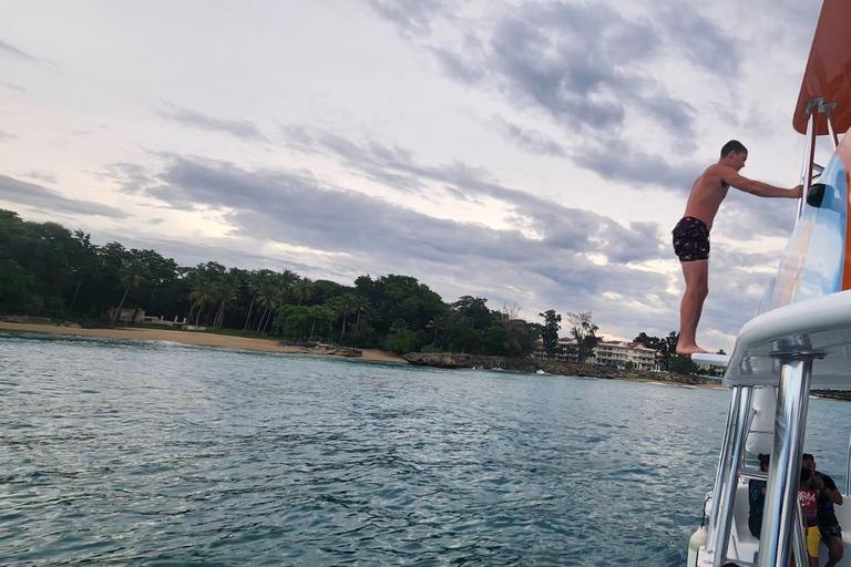 Puerto Plata: Party Catamaran to Sosua Bay Puerto Plata: Party Boat Catamaran to Sosua Bay